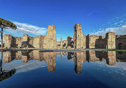 vasca d'acqua riflettente